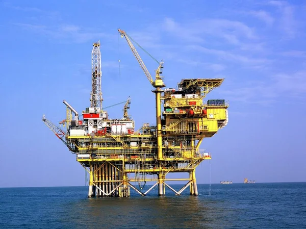 Veduta Una Piattaforma Petrolifera Cnooc China National Offshore Oil Corporation — Foto Stock