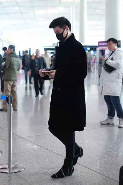 中国女優ファン ビンビンの父ファン タオは 2019 日中国北京市に北京首都国際空港で描かれています — ストック写真