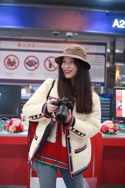 Atriz Chinesa Chega Aeroporto Internacional Capital Pequim Pequim China Janeiro — Fotografia de Stock