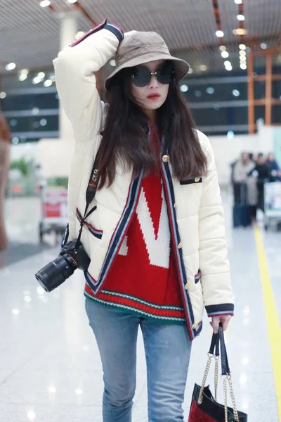 Chinese Actress Arrives Beijing Capital International Airport Beijing China January — Stock Photo, Image