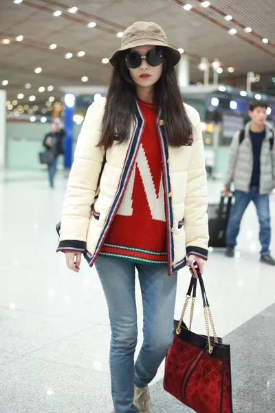 Chinese Actress Arrives Beijing Capital International Airport Beijing China January — Stock Photo, Image