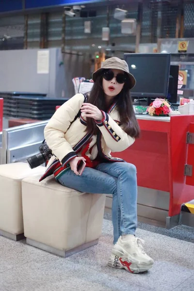 Actrice Chinoise Arrive Aéroport International Pékin Chine Janvier 2019 — Photo