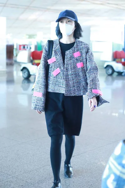 2019 日中国北京市に北京首都国際空港に到着した中国の女優周迅 — ストック写真