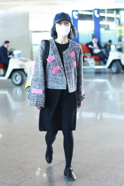 Китайська Актриса Чжоу Синь Прибуває Пекінського Міжнародного Столичного Аеропорту Пекіні — стокове фото