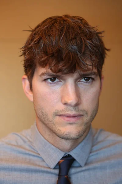 Actor Estadounidense Christopher Ashton Kutcher Posa Para Fotos Retratos Durante — Foto de Stock