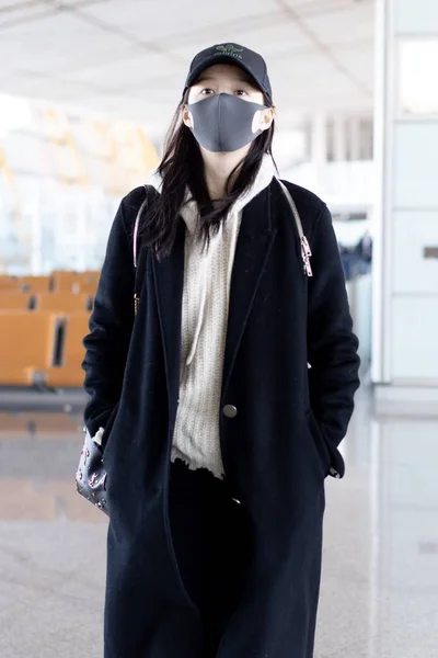 Chinese Actress Guan Xiaotong Arrives Airport Shanghai China February 2019 — Stock Photo, Image