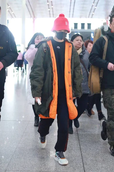 Cantor Chinês Yuchun Chega Aeroporto Internacional Capital Pequim Antes Partida — Fotografia de Stock