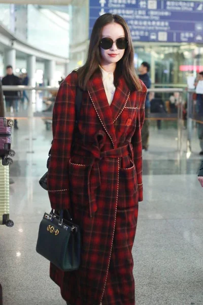 Chinese Actrice Arriveert Bij Beijing Capital International Airport Voor Vertrek — Stockfoto
