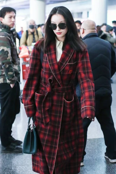 Chinese Actrice Arriveert Bij Beijing Capital International Airport Voor Vertrek — Stockfoto