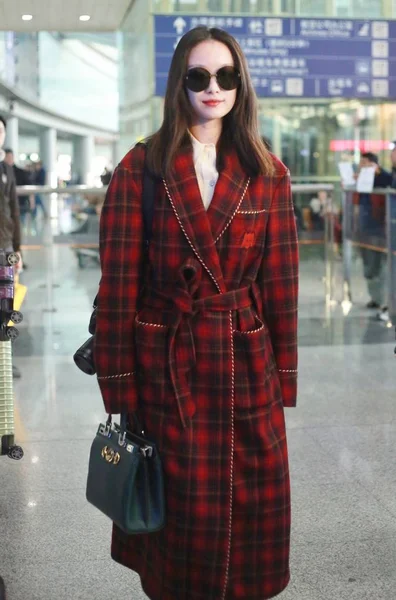 Chinese Actrice Arriveert Bij Beijing Capital International Airport Voor Vertrek — Stockfoto