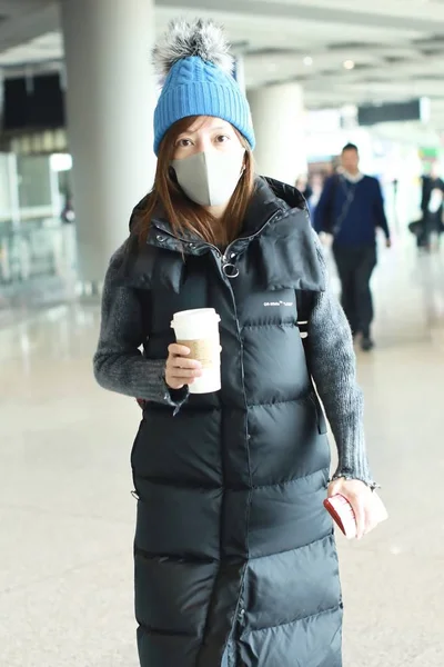 Китайська Актриса Чжао Вей Прибуває Пекінського Міжнародного Столичного Аеропорту Перед — стокове фото