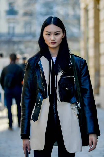 Kinesiska Modell Han Cong Avbildas Paris Paris Mode Vecka Hösten — Stockfoto