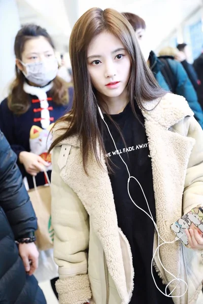 Chinese Actress Singer Jingyi Arrives Shanghai Hongqiao International Airport Shanghai — Stock Photo, Image