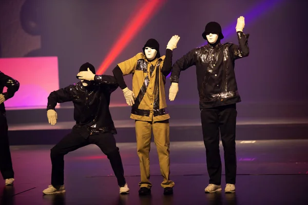 Medlemmar Amerikanska Hip Hop Dans Besättningen Jabbawockeez Utföra Deras Första — Stockfoto