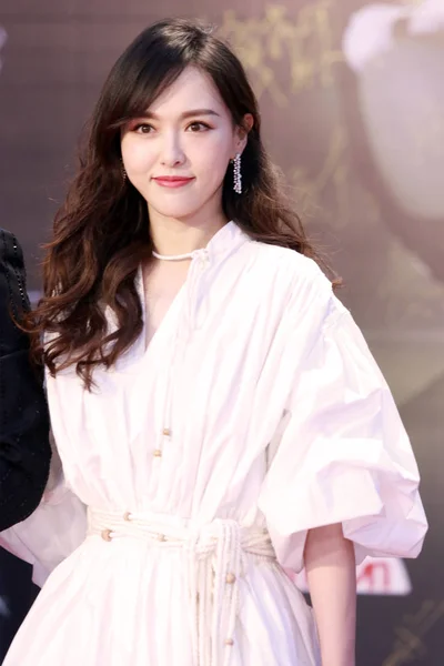 中国の女優ティファニー唐燕 2019 上海でドラゴン テレビ主催 修飾する中国 ドラマ授賞式に出席します — ストック写真