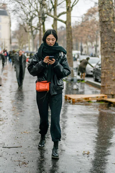 Paris Fashion Week Womenswear Fall Winter 2019 2020 Street Snap — стоковое фото