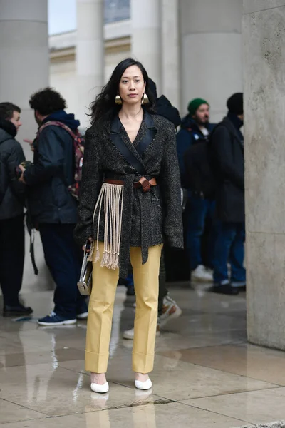 Paris Fashion Week Womenswear Fall Winter 2019 2020 Street Snap — стоковое фото