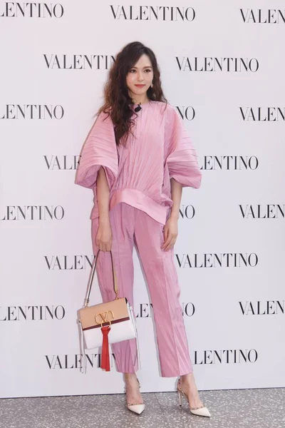 Kina Shanghai Tiffany Tang Yan Valentino — Stockfoto