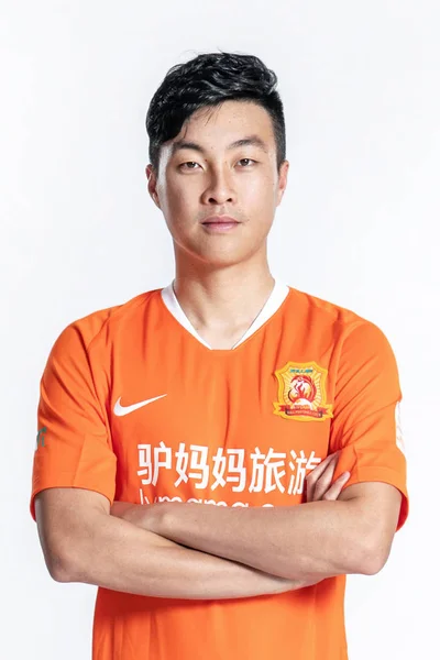 Ексклюзивні Портрет Китайський Футболіста Ляо Junjian Ухань Zall Юнайтед 2019 — стокове фото