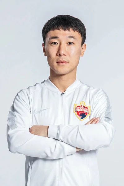 Exclusive Portrett Den Kinesiske Fotballspilleren Yang Shenzhen Kinas Fotballforbund Shenzhen – stockfoto
