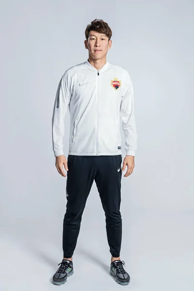 Exklusiva Porträtt Kinesiska Fotbollspelare Guan Zhen Shenzhen För 2019 Kinesiska — Stockfoto