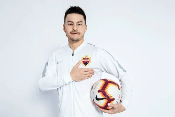 Exclusif Portrait Footballeur Chinois Zhou Yajun Shenzhen Pour Super Ligue — Photo
