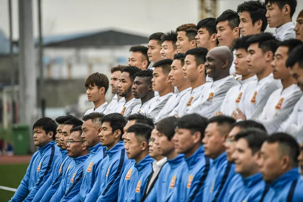 Exclusief Spelers Van Wuhan Zall Poseren Voor Groepsfoto Tijdens Het — Stockfoto