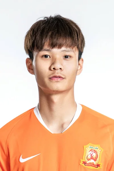 Kizárólagos Portréja Kínai Futballista Zhou Baizhao Wuhan Zall 2019 Kínai — Stock Fotó