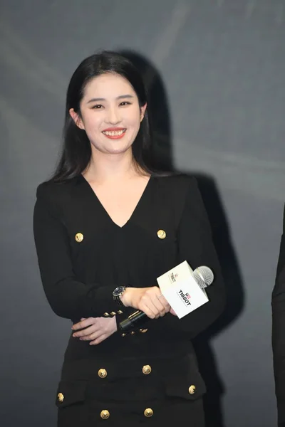 Kinesisk Skådespelerska Liu Yifei Deltar Ett Evenemang För Tissot Shanghai — Stockfoto