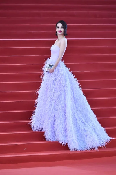 Actrice Chinoise Tong Liya Arrive Sur Tapis Rouge Pour Cérémonie — Photo