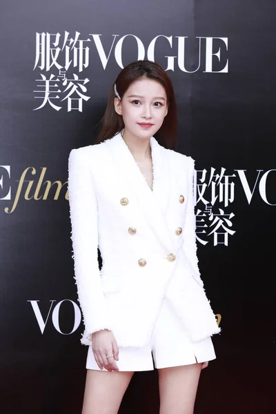 Китайская Актриса Сунь Позирует Прибытии Красную Дорожку Vogue Film Шанхае — стоковое фото