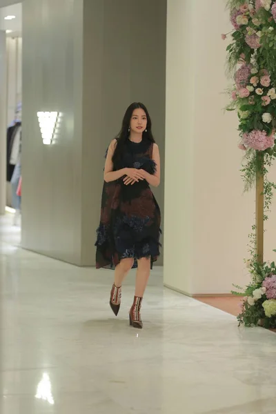 韓国ガール グループ Apink の韓国歌手の息子 Delpozo ロッテ デパート ソウル 南朝鮮のでのプロモーション イベントに出席 — ストック写真