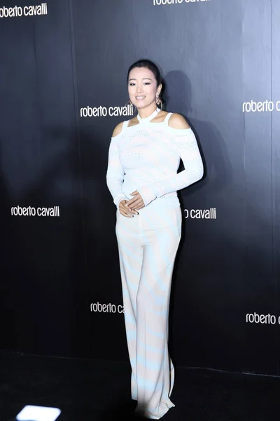 Die Chinesische Schauspielerin Gong Besucht Eine Werbeveranstaltung Für Roberto Cavalli — Stockfoto
