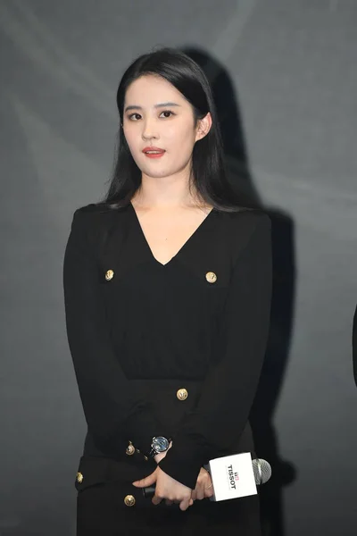 中国女星刘一飞出席2018年4月21日在中国上海举行的 宣传活动 — 图库照片