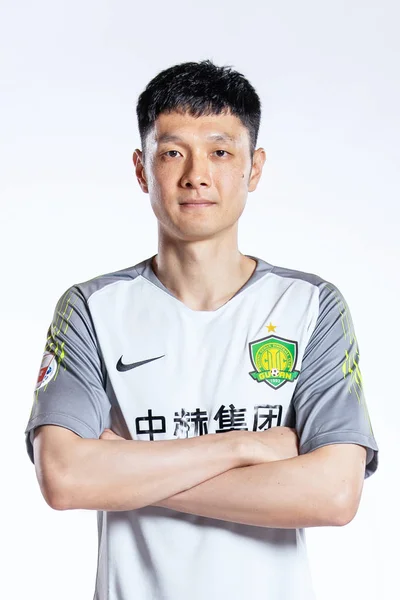 Exklusiva Yang Zhi Beijing Sinobo Guoan Utgör Filmning Sessionen Officiella — Stockfoto