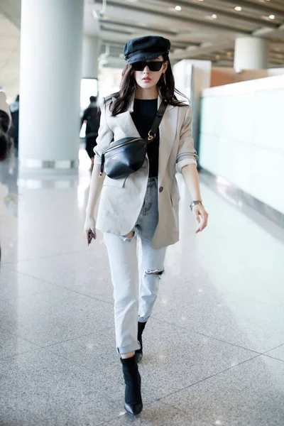 Kinesisk Skådespelerska Crystal Zhang Eller Zhang Tianai Anländer Beijing Capital — Stockfoto