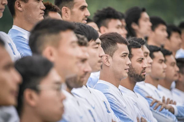 Exclusivo Jogadores Guangzhou Posar Para Fotos Grupo Durante Sessão Filmagens — Fotografia de Stock