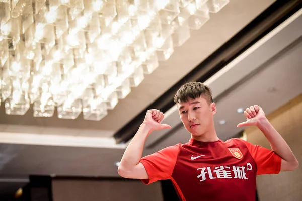 Exclusive Ren Hang Hebei China Fortune Poses Filming Session Official — Stock Photo, Image