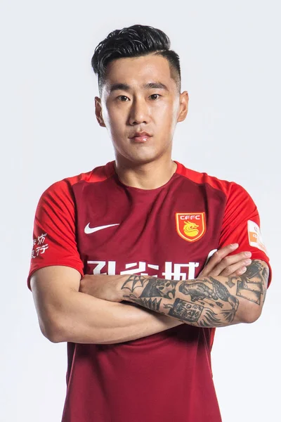 Jin Yangyang Dari Hebei China Fortune Berpose Selama Sesi Syuting — Stok Foto