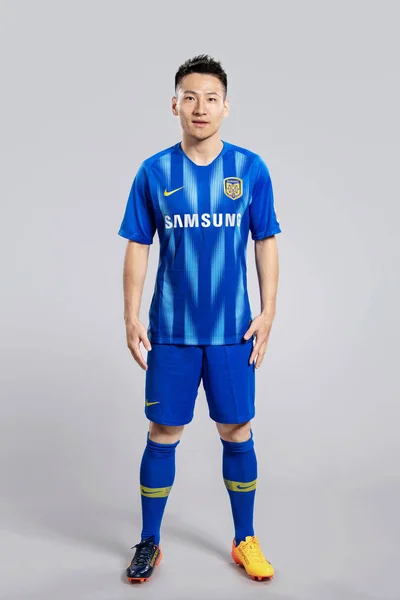 Retrato Jogador Futebol Chinês Yang Xiaotian Jiangsu Suning Para Super — Fotografia de Stock