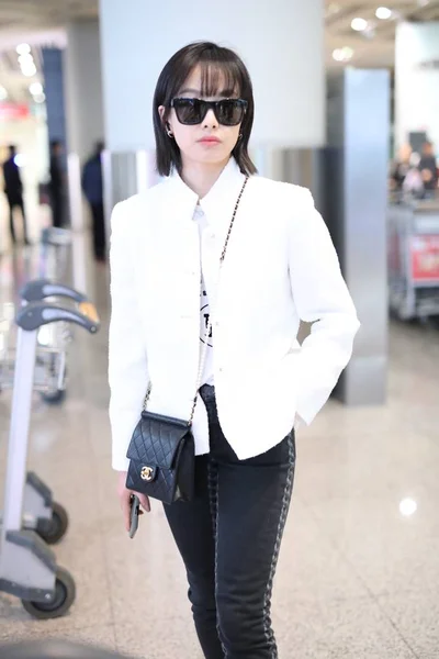 Cantora Atriz Chinesa Victoria Song Song Qian Chega Aeroporto Internacional — Fotografia de Stock