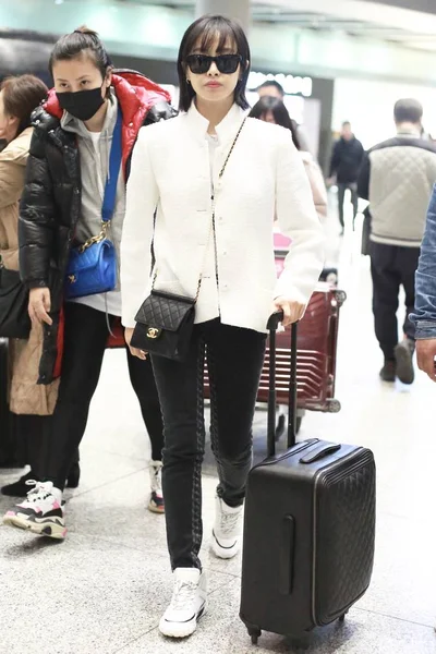 Cantante Attrice Cinese Victoria Song Song Qian Arriva All Aeroporto — Foto Stock