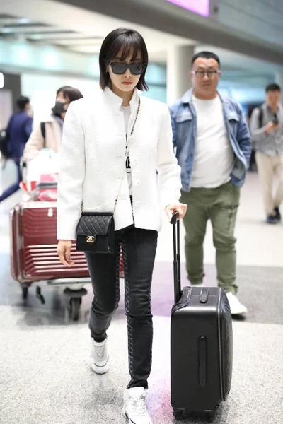 Cantante Attrice Cinese Victoria Song Song Qian Arriva All Aeroporto — Foto Stock