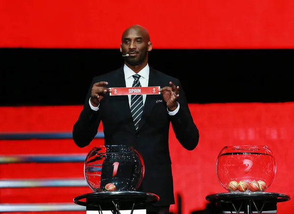 Były Gracz Nba Fiba World Cup Ambassador Kobe Bryant Bierze — Zdjęcie stockowe