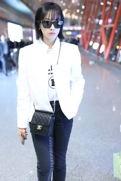 Cantora Atriz Chinesa Victoria Song Song Qian Chega Aeroporto Internacional — Fotografia de Stock