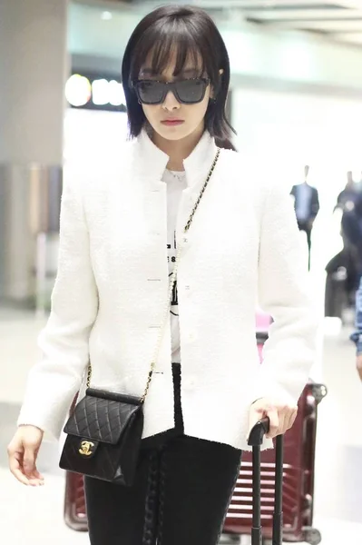 Chinese Singer Actress Victoria Song Song Qian Arrives Beijing Capital — стокове фото