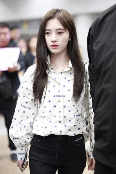 Chinese Actress Singer Jingyi Arrives Airport Shanghai China March 2019 — Stock Photo, Image