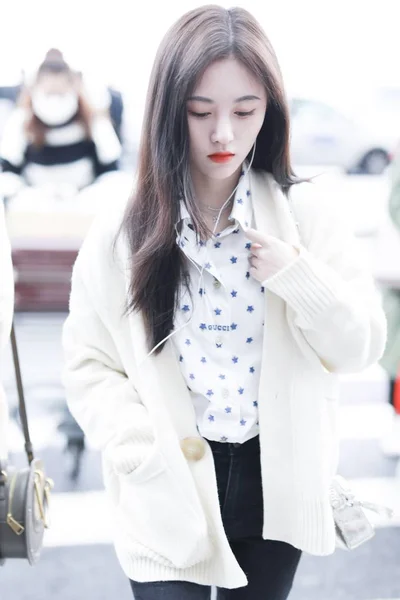 Chinese Actress Singer Jingyi Arrives Airport Shanghai China March 2019 — Stock Photo, Image