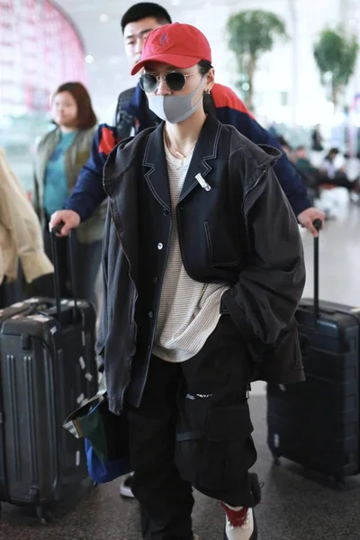 中国歌手周碧昌于2019年3月19日抵达北京首都国际机场 — 图库照片