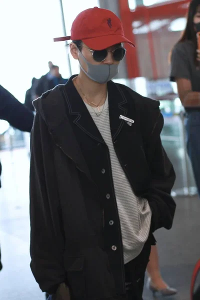 Cantante Cinese Bibi Zhou Bichang Arriva All Aeroporto Internazionale Pechino — Foto Stock
